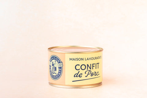 Confit de porc en morceaux longe confite et salée avec sel de Salies de Béarn en conserve.